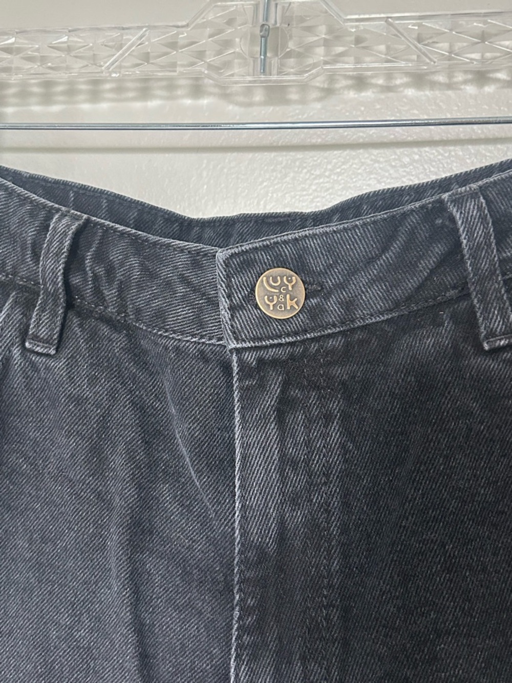 Lucy and Yak Lexi Denim High Waist Shorts in Gray Wash, Size 28/R - Picture 2 of 6